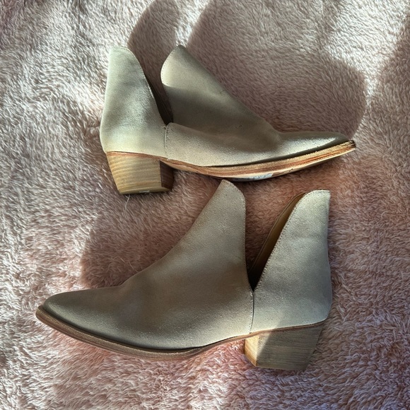 NIB Free People Charm Double V Ankle Boots Size 39.5 - Picture 9 of 10